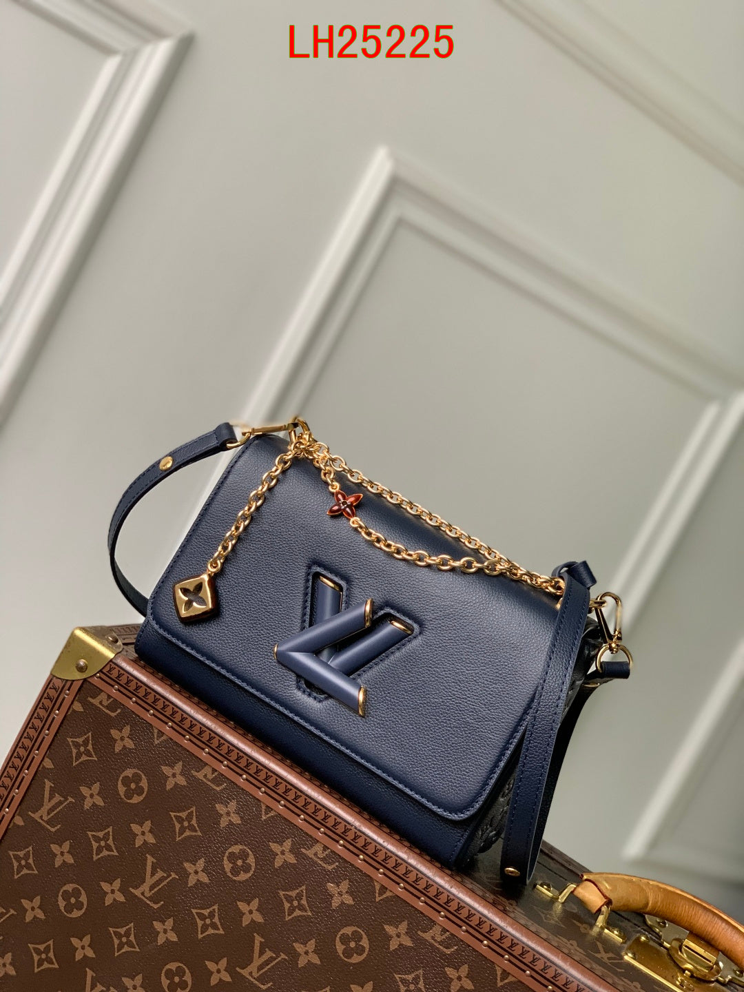 Louis Vuitton Twist MM Slim Harmony collection