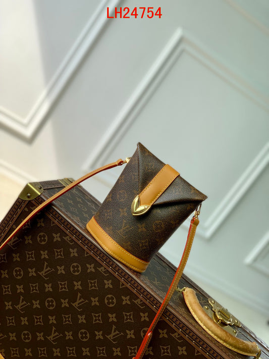 Louis Vuitton  Envelope Pouch Monogram