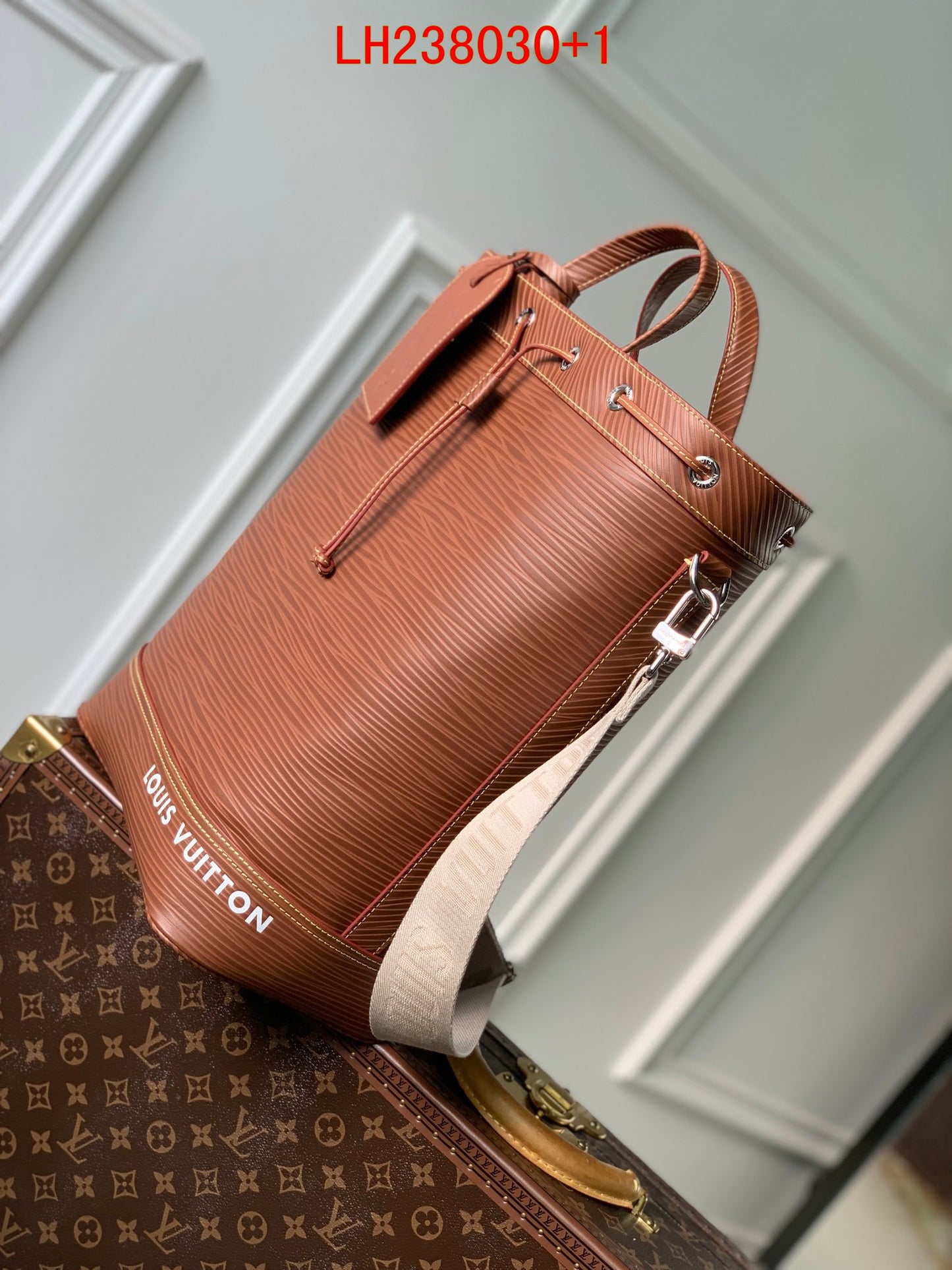 Louis Vuitton Maxi Noé Sling