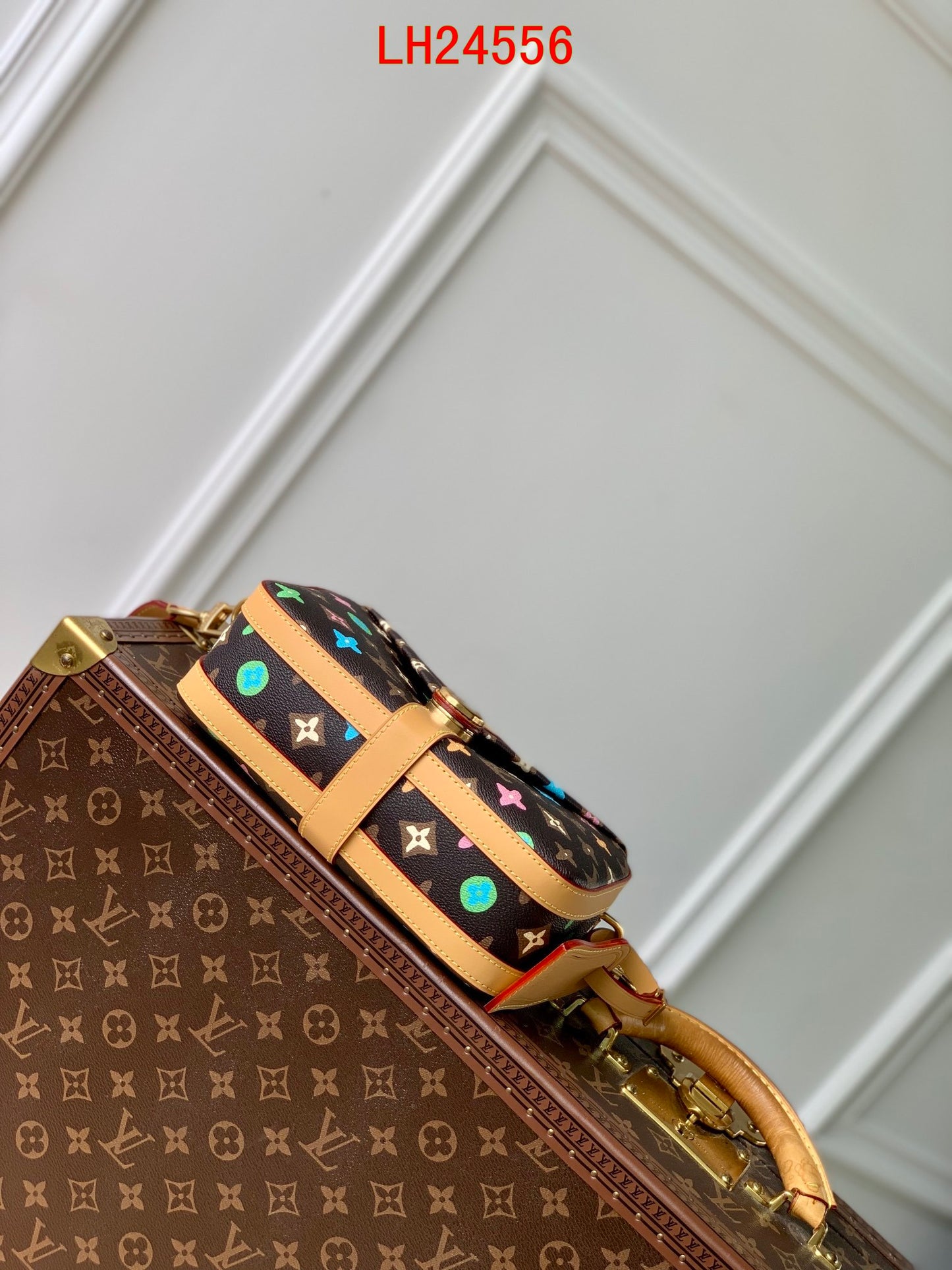 Louis Vuitton Envelope Messenger Monogram Craggy