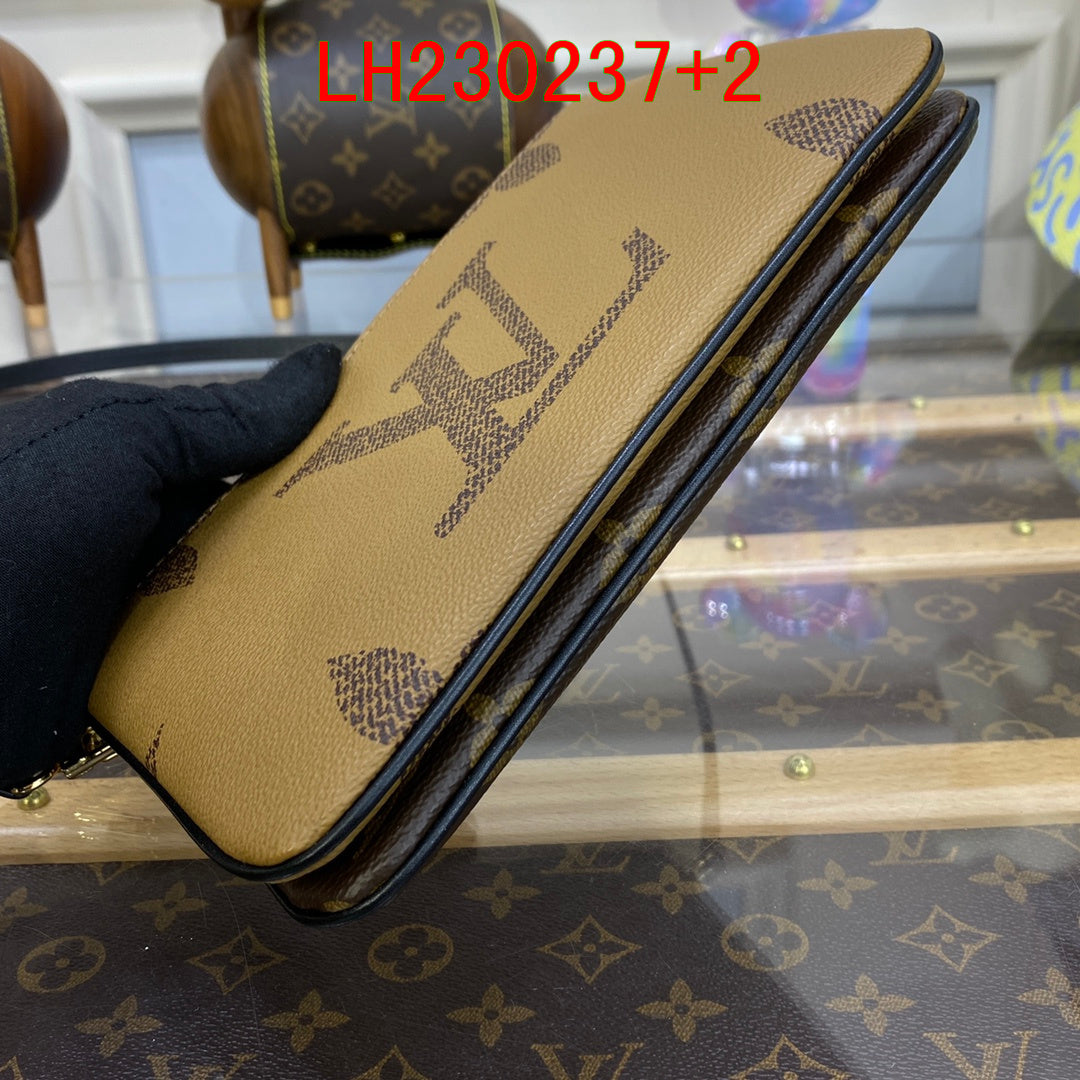 Louis Vuitton Double Zip Pochette Monogram reserve