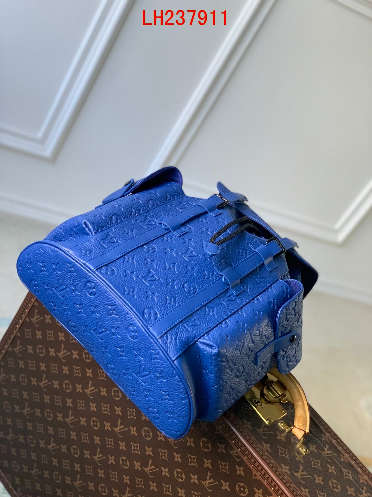 Louis Vuitton Christopher Taurillon Empreinte