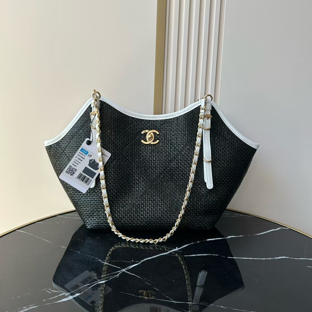Chanel Tote bag