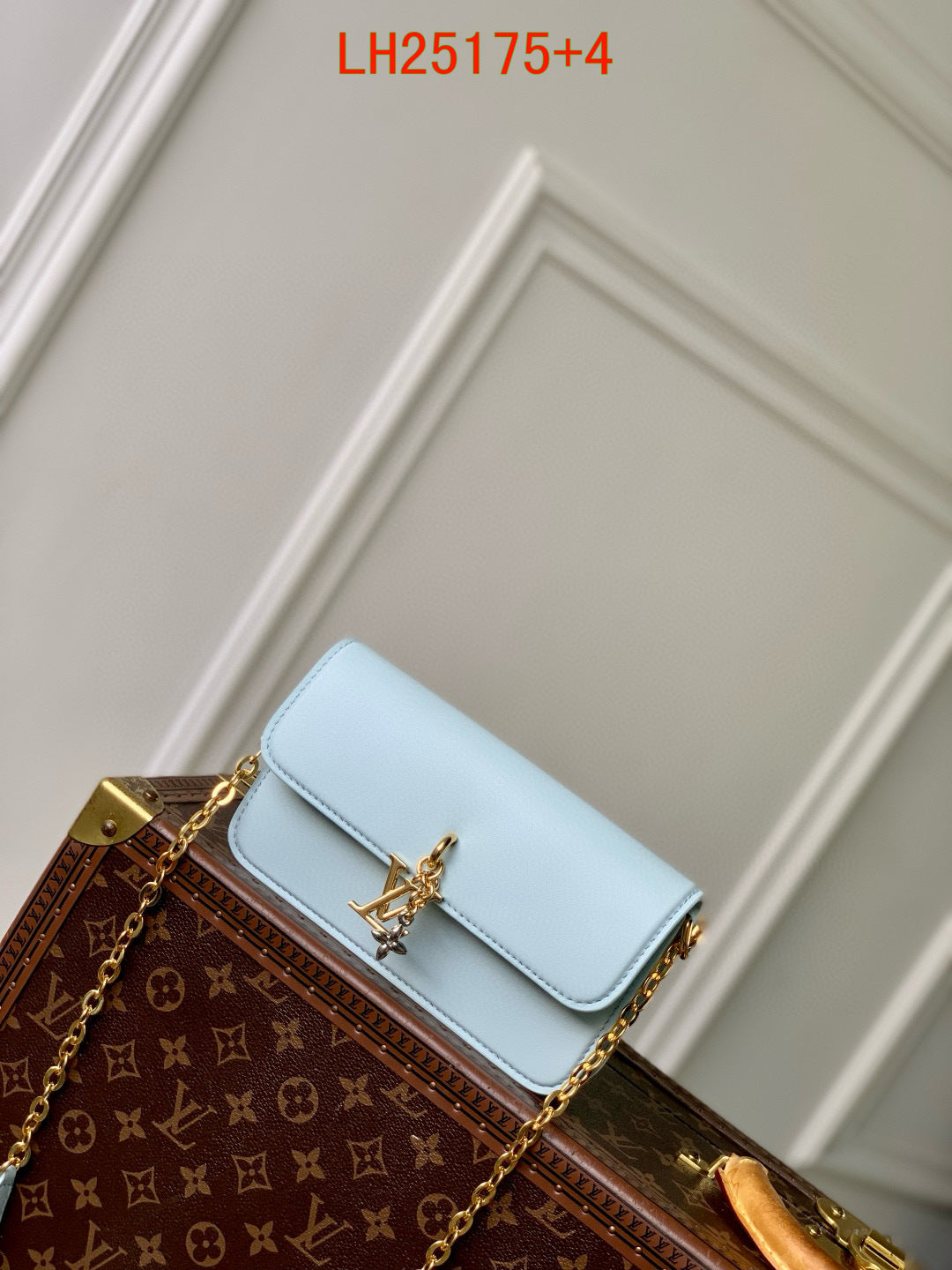 Louis Vuitton Wallet On Chain LV Bloom
