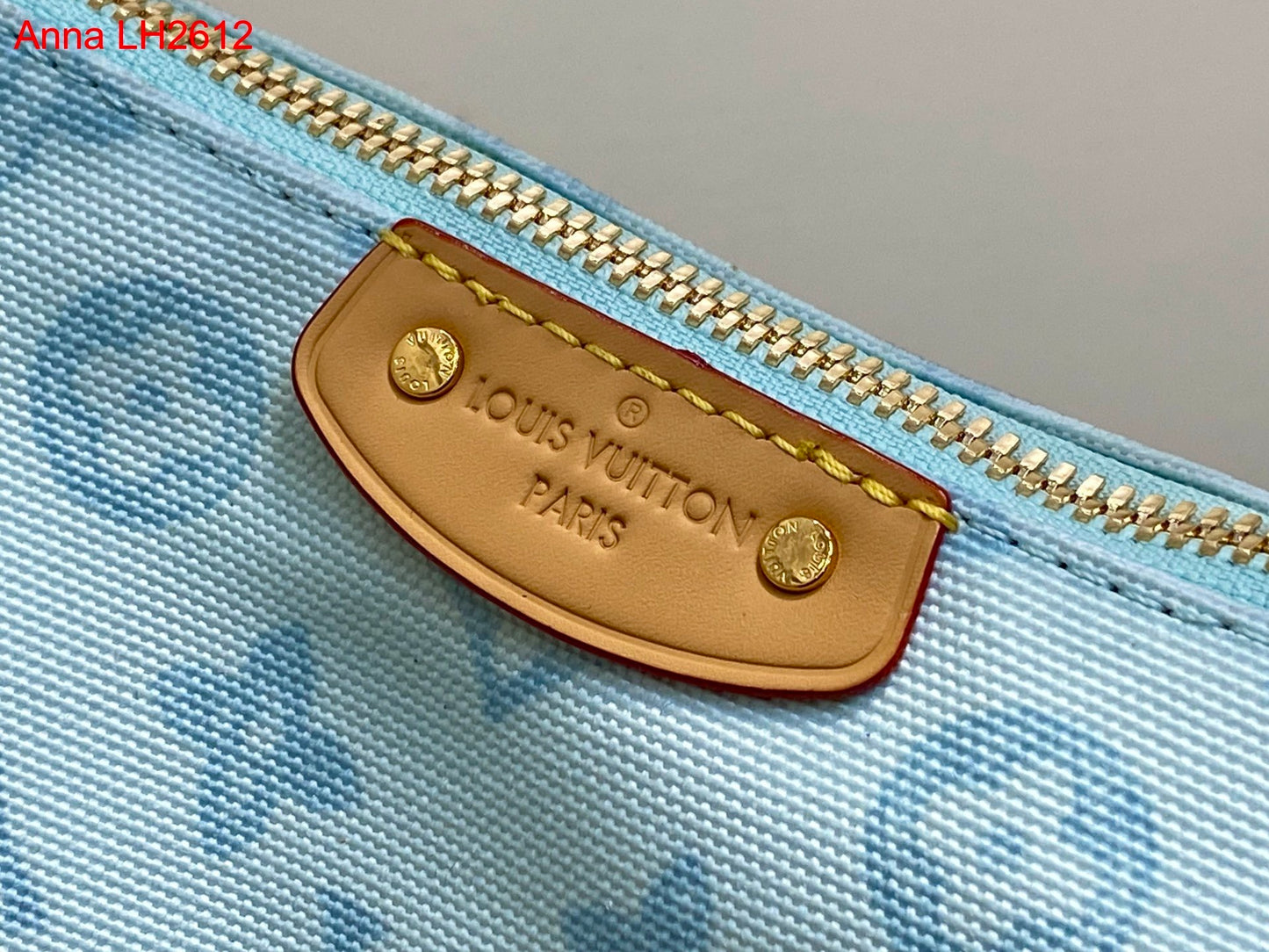 Louis Vuitton Pochette Hills Monogram Origine Canvas