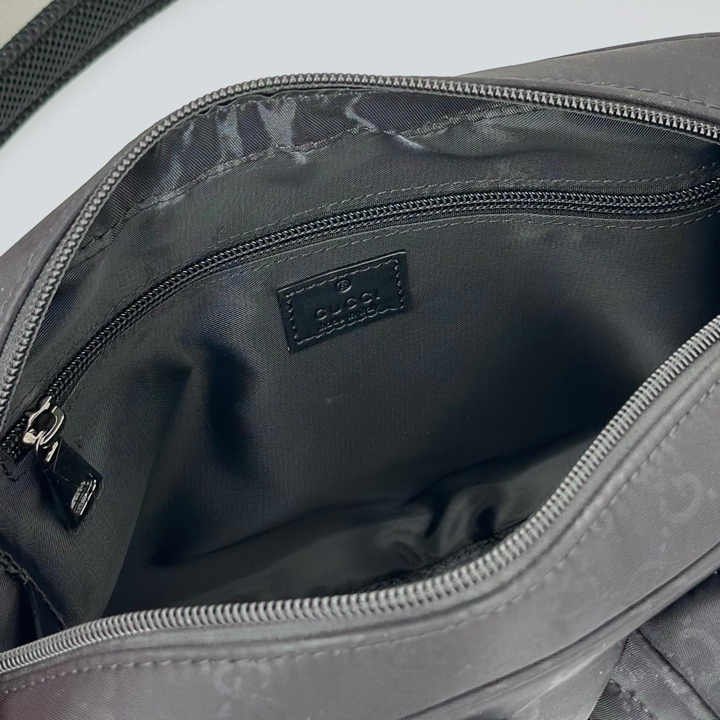 Gucci Nexus small crossbody bag