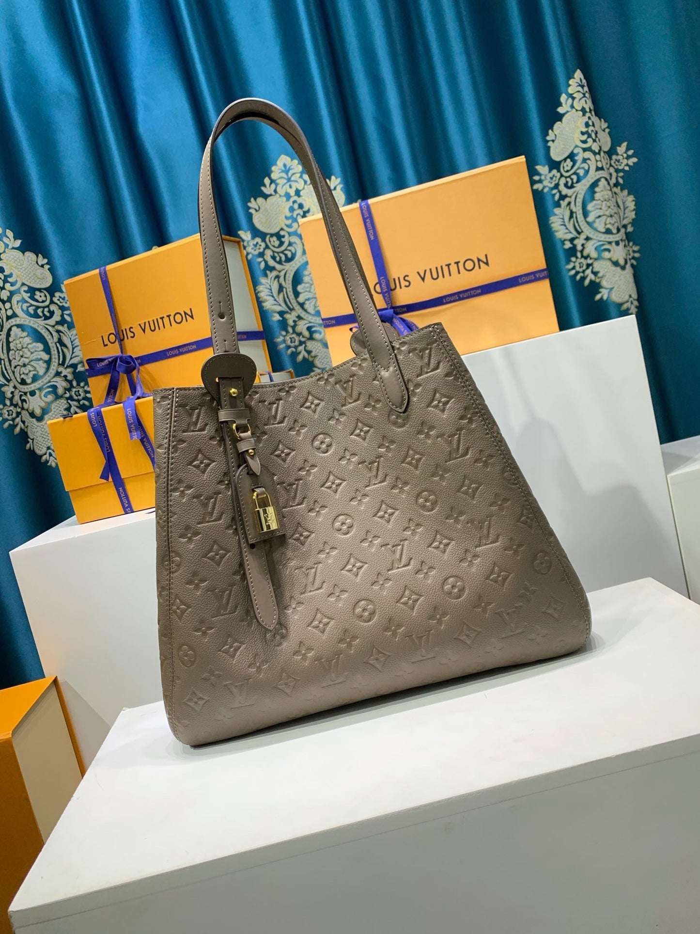 Louis Vuitton All in One MM