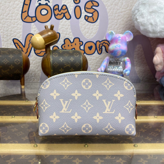 Louis Vuitton Pochette Cosmétique