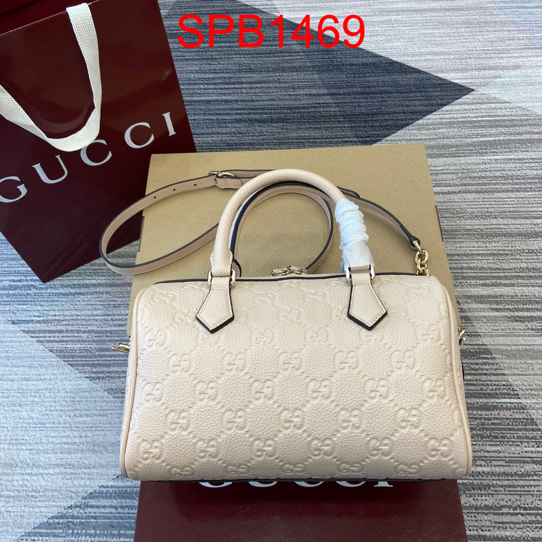 Gucci Emblem Small Top handle bag