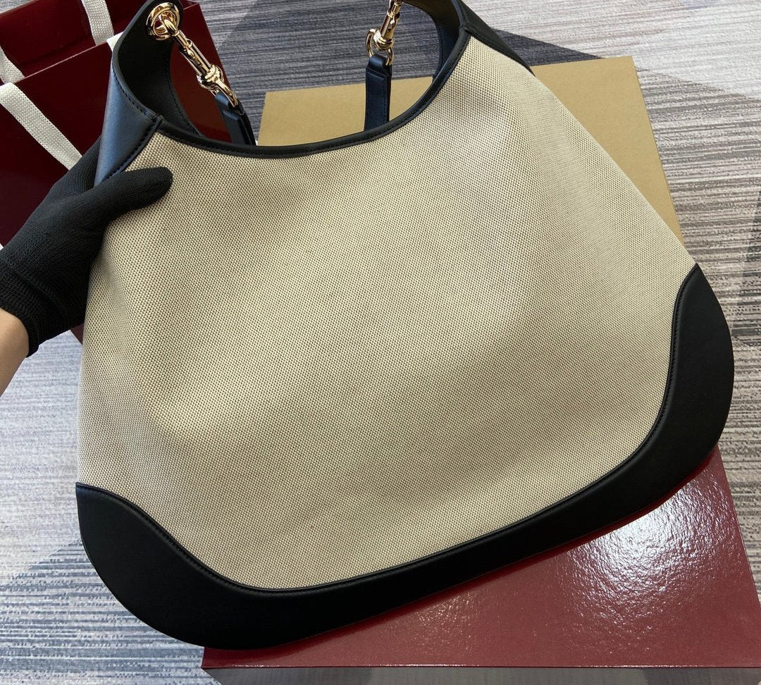 Gucci B medium shoulder bag