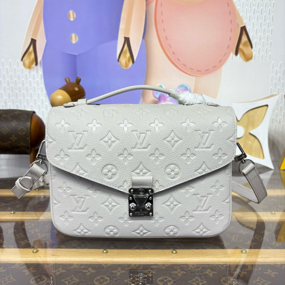 Louis Vuitton Pochette Métis empreinte