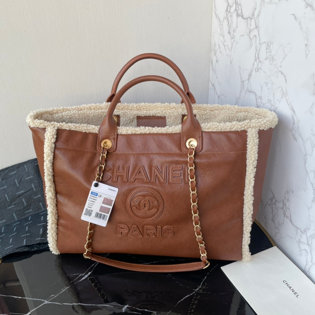 Chanel Large Shearling Tote bag
