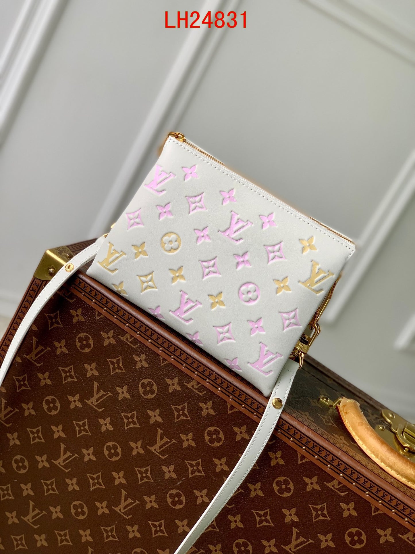 Louis Vuitton Coussin BB