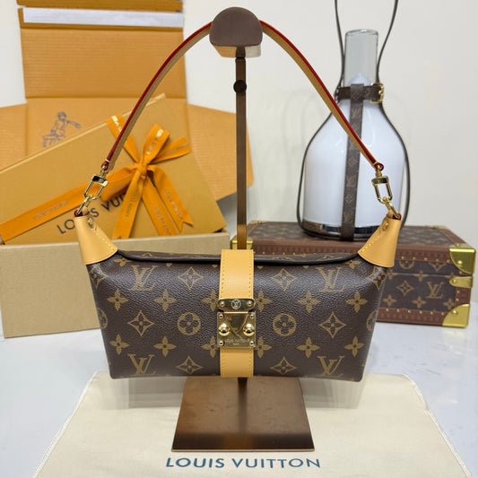 Louis Vuitton Pochette Mia