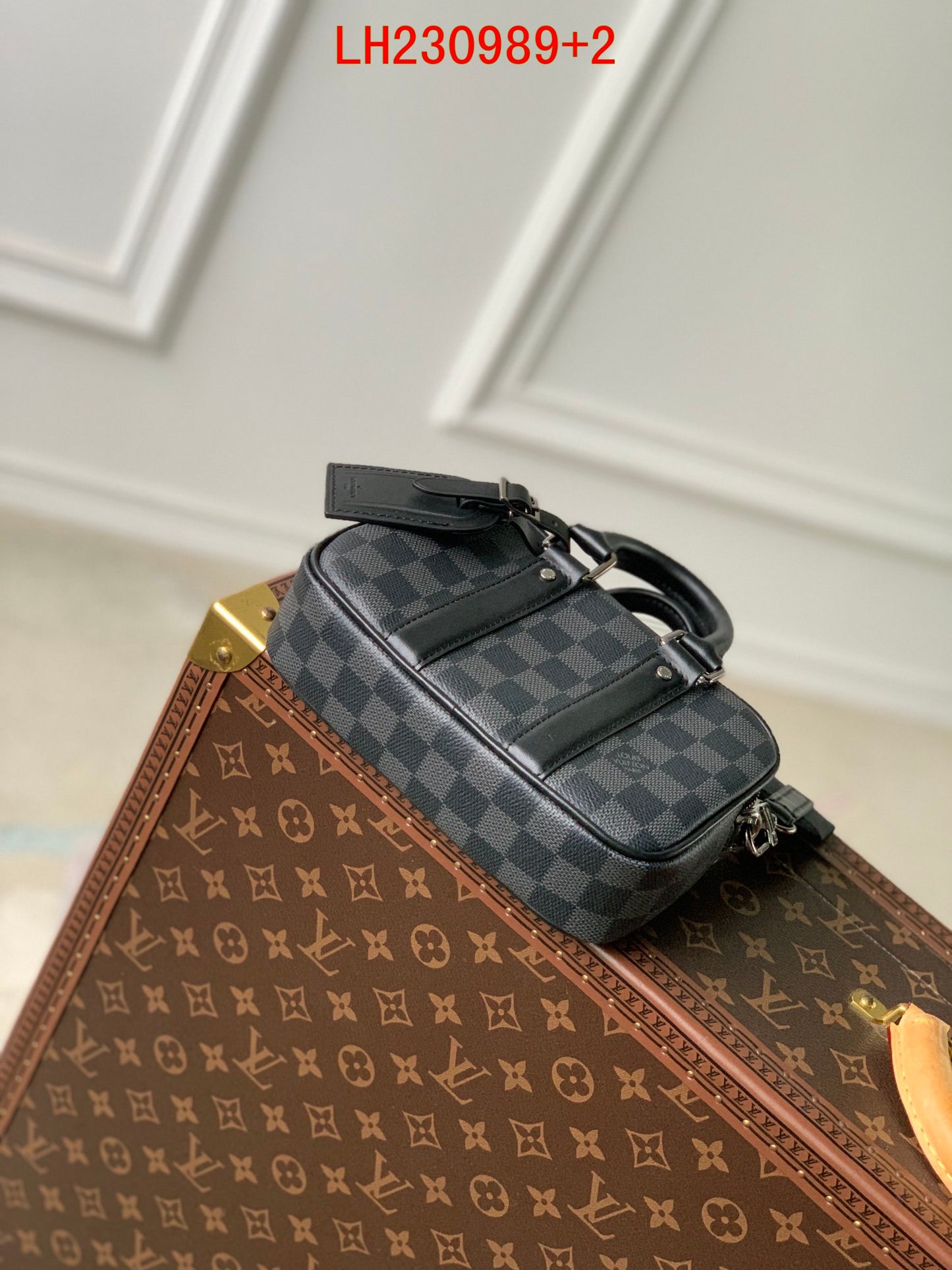 Louis Vuitton Nano Porte Documents Voyage