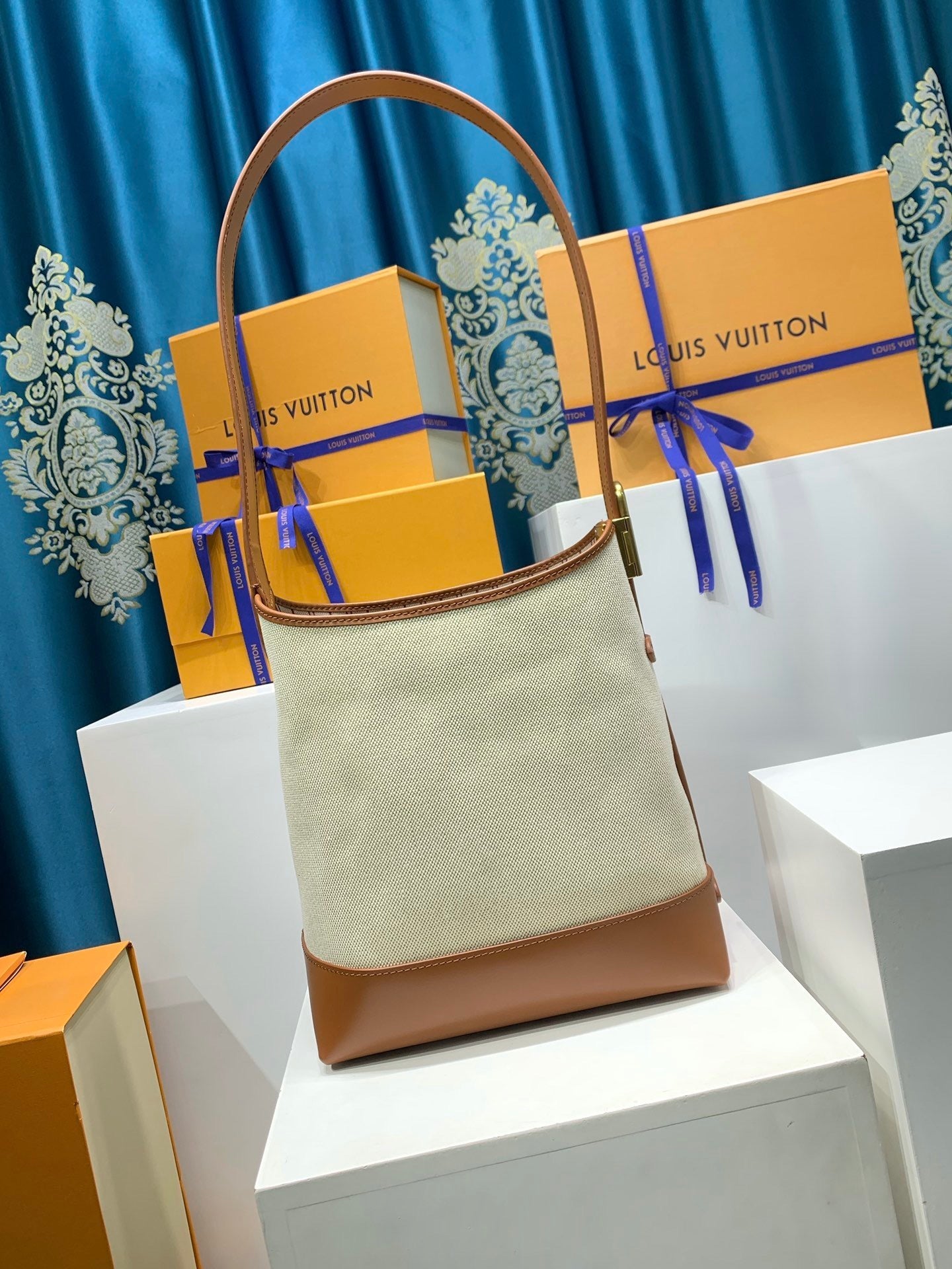 Louis Vuitton Low Key Hobo PM