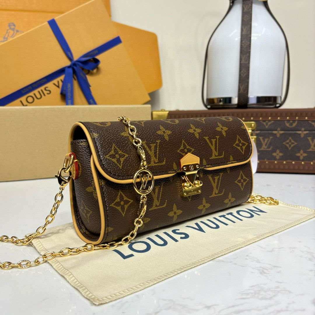 Louis Vuitton Pochette Camille