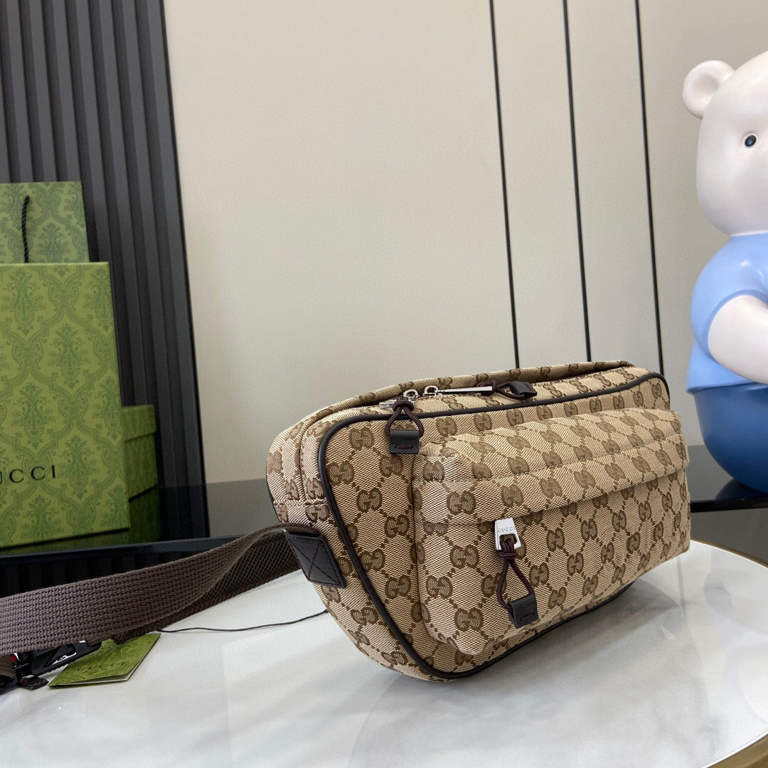 Gucci Small GG crossbody bag