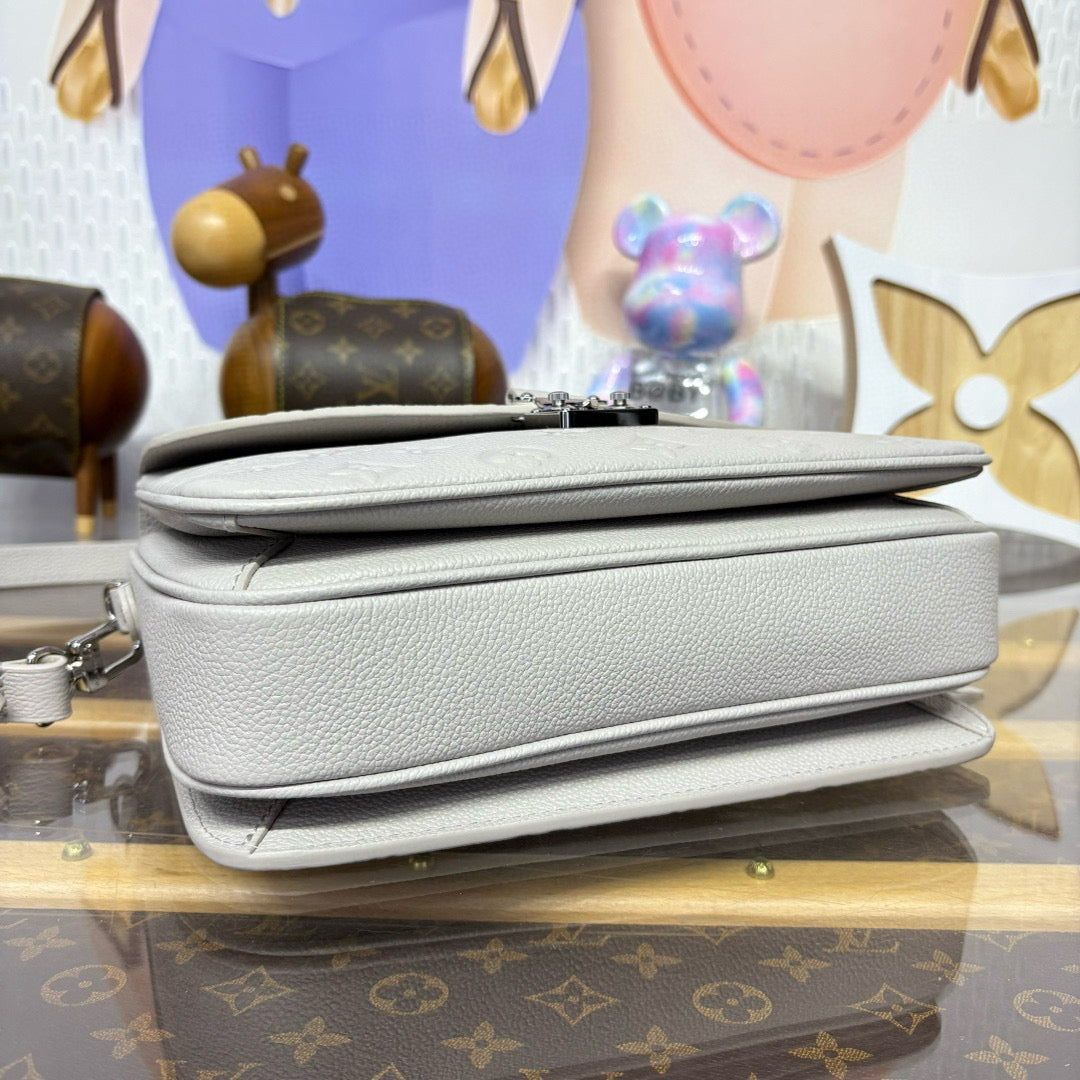 Louis Vuitton Pochette Métis empreinte