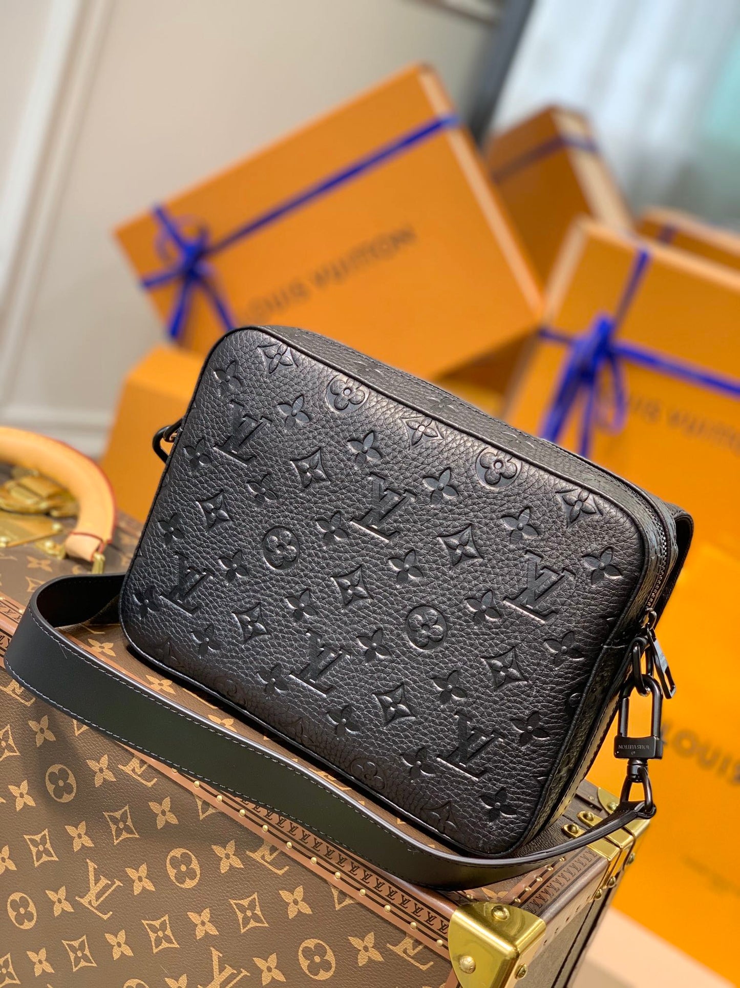 Louis Vuitton Steamer Messenger