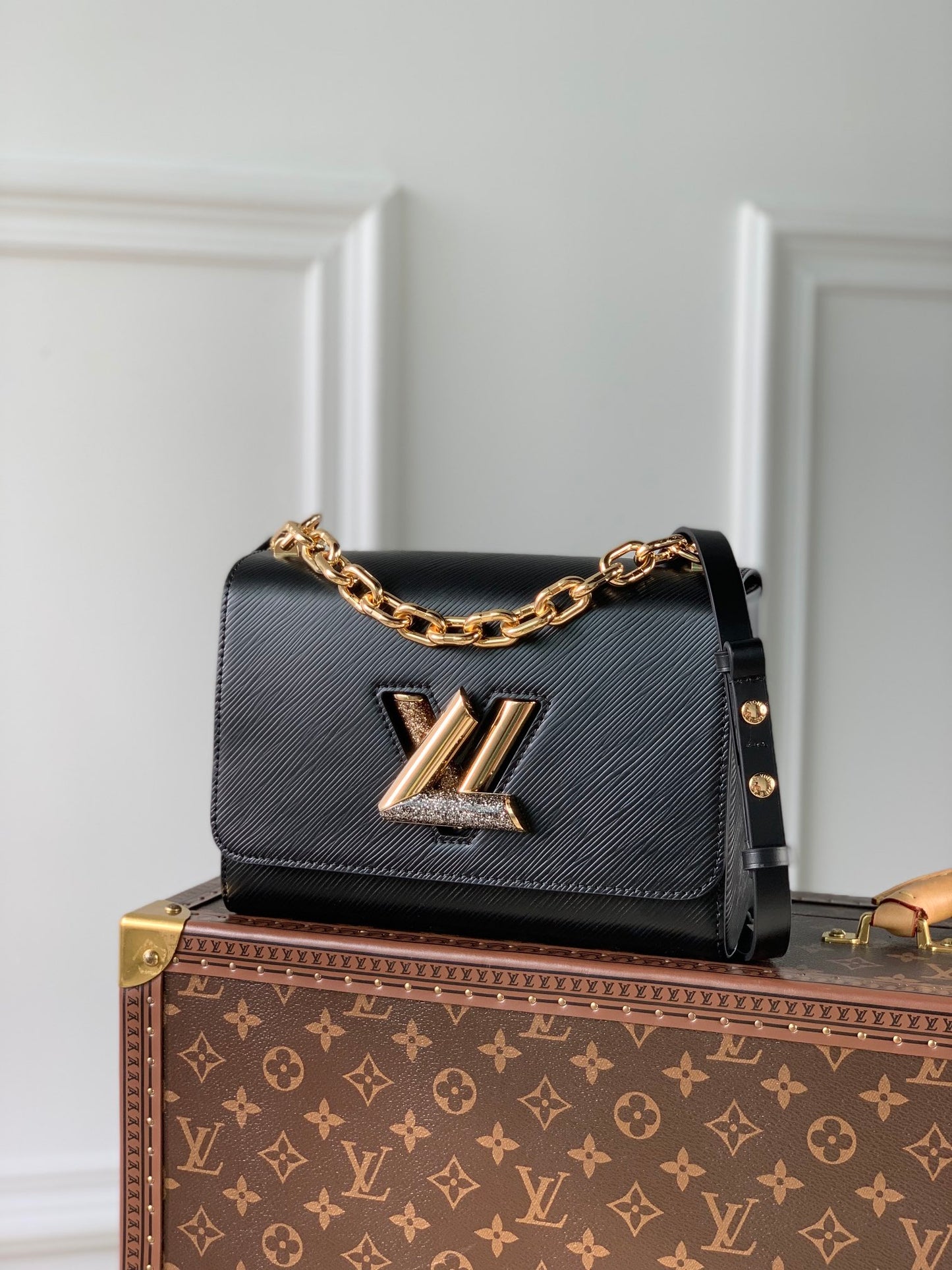 Louis Vuitton Twist MM Epi leather