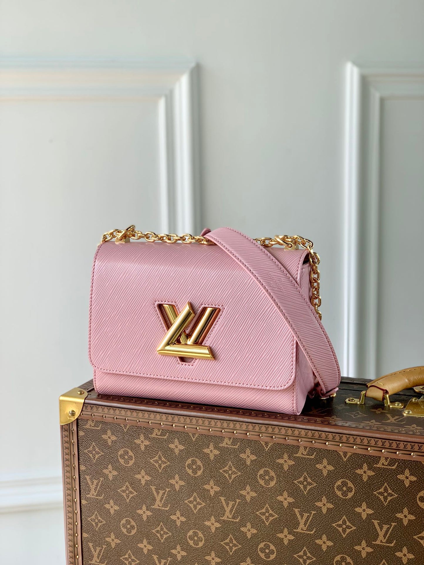 Louis Vuitton Twist MM Epi leather