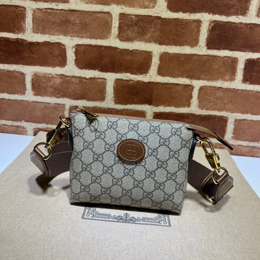 Gucci MESSENGER BAG WITH INTERLOCKING G