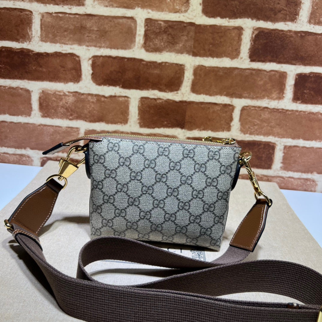 Gucci MESSENGER BAG WITH INTERLOCKING G