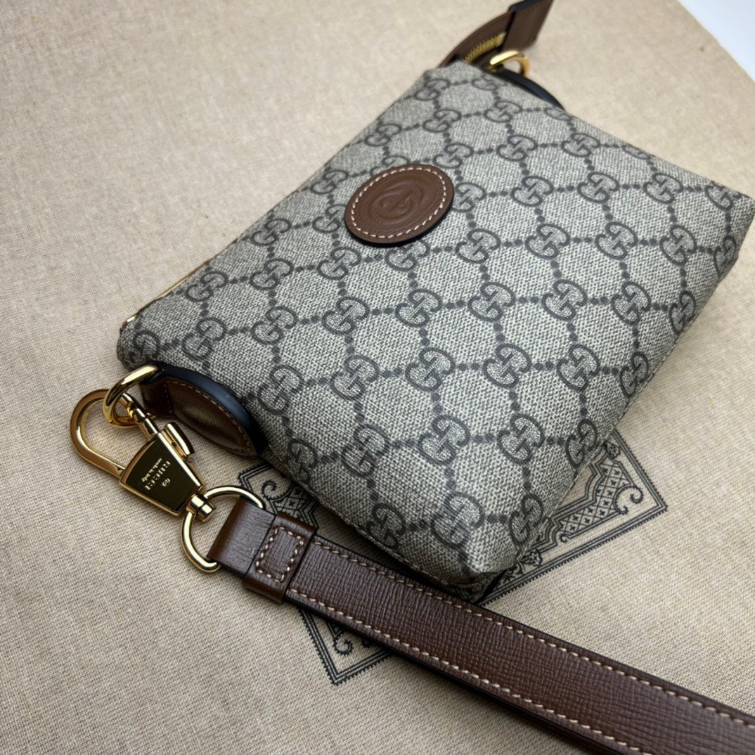 Gucci MESSENGER BAG WITH INTERLOCKING G