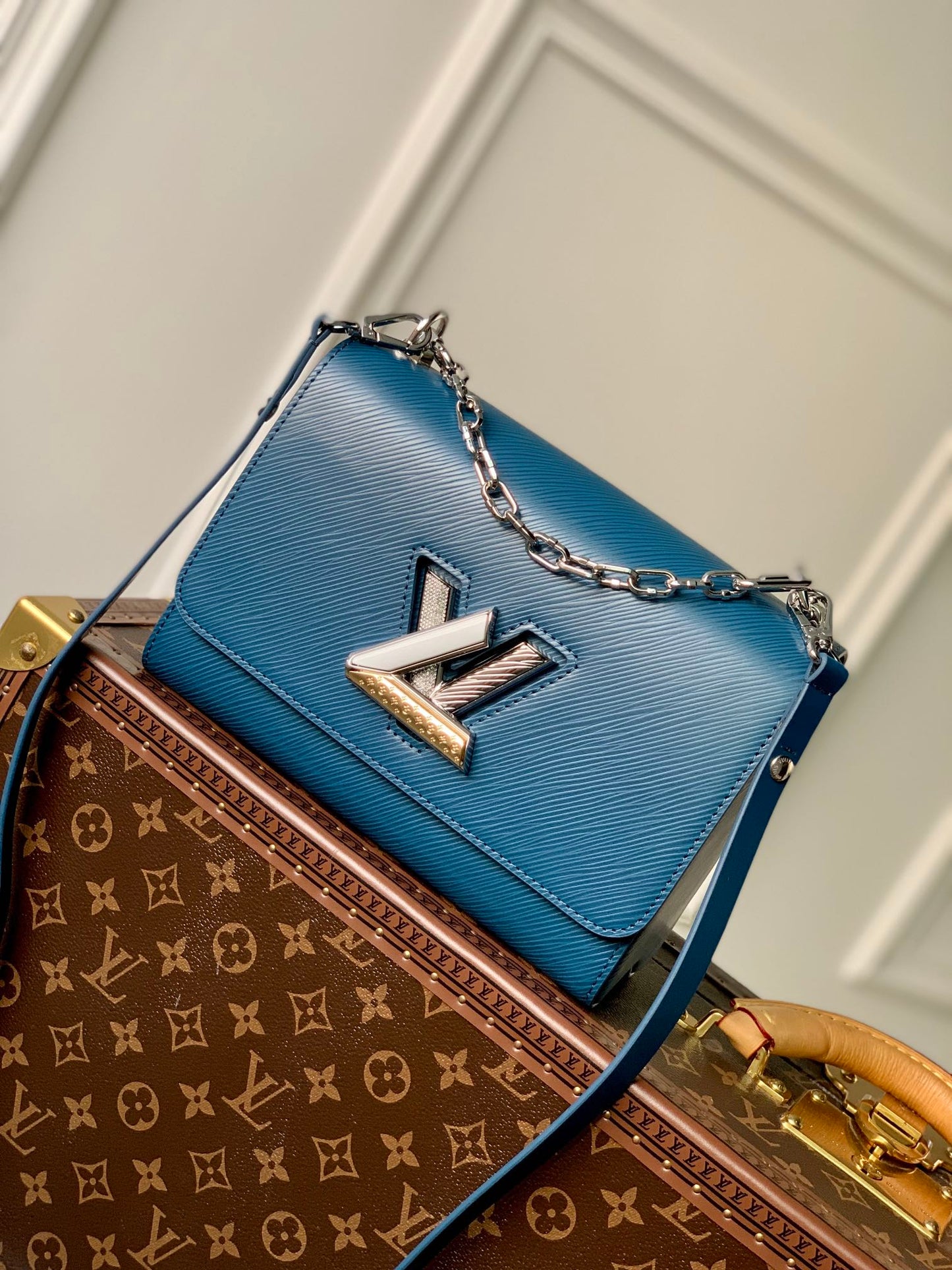 Louis Vuitton Twist MM Epi leather