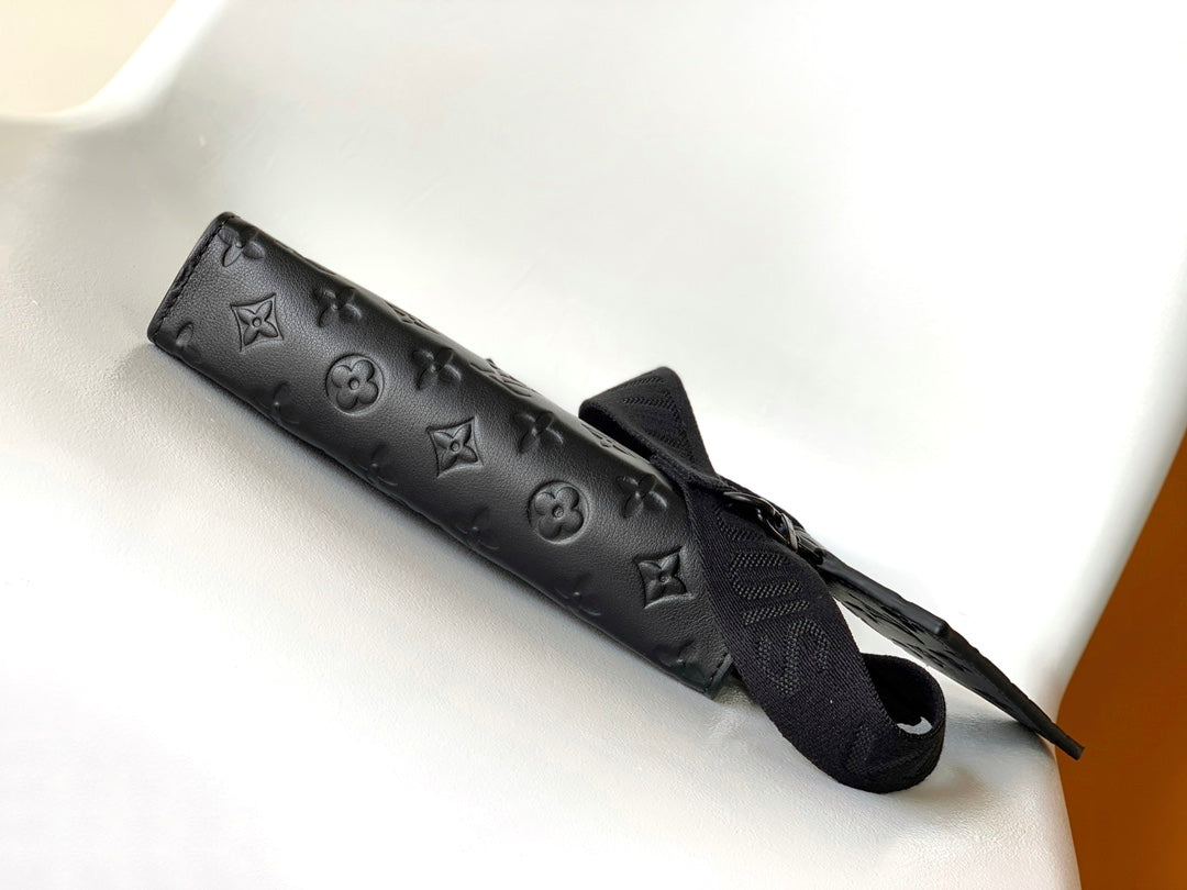 Louis Vuitton Gaston Wearable Wallet