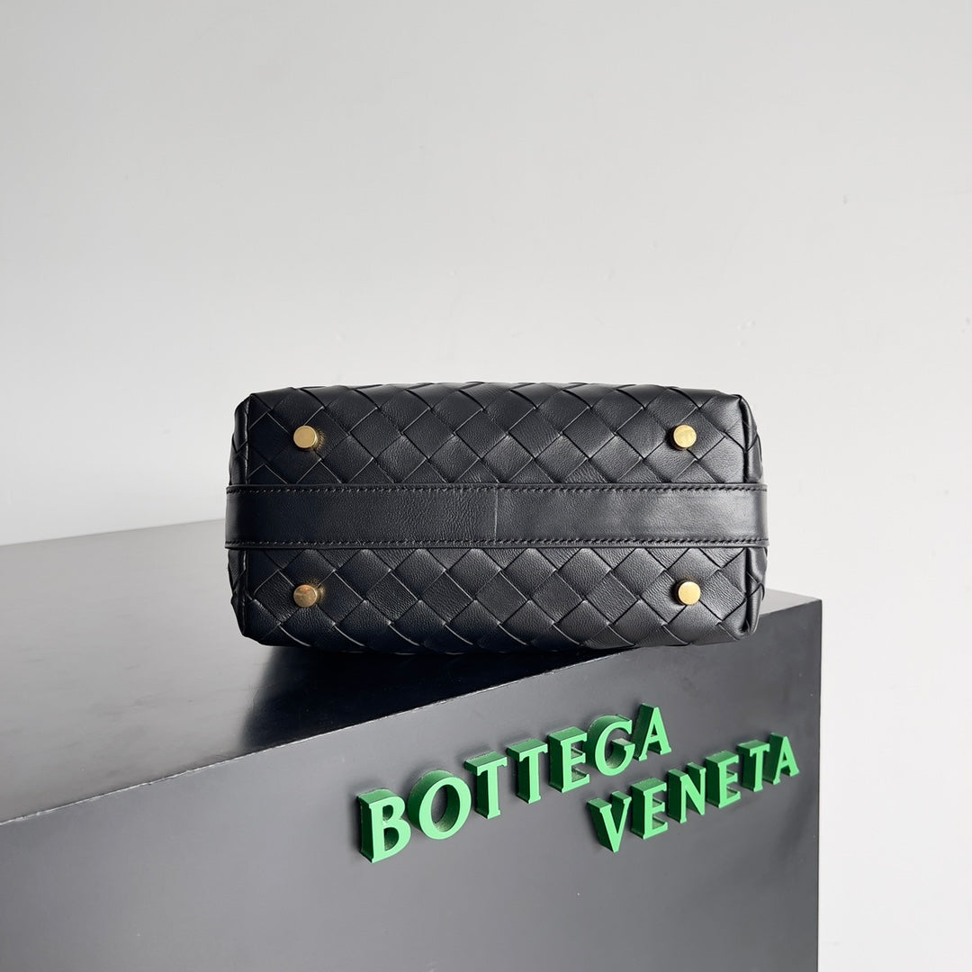 Bottega Veneta Mini Wallace Bag