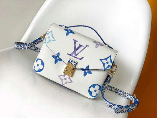 Louis Vuitton Pochette Métis MM By The Pool