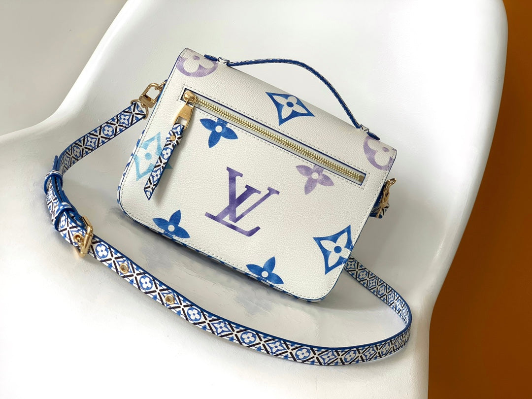 Louis Vuitton Pochette Métis MM By The Pool