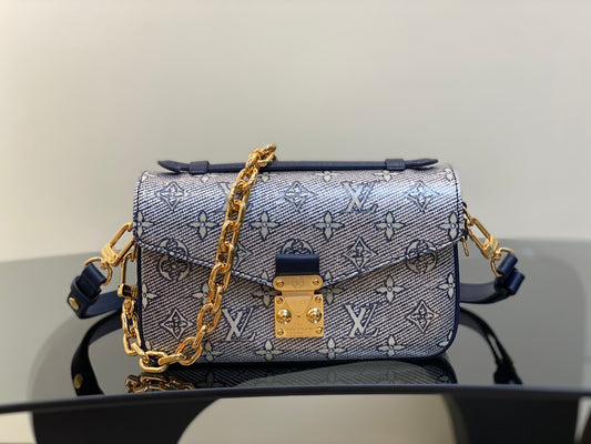 Louis Vuitton Pochette Métis East West