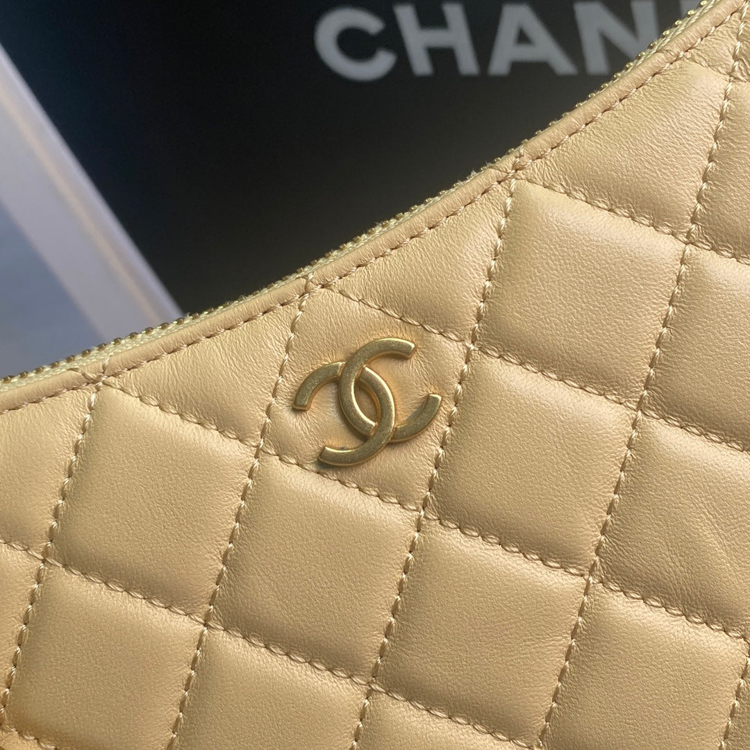 Chanel Leather Chain Crossbody bag