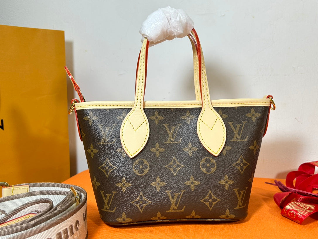 Louis Vuitton Neverfull BB