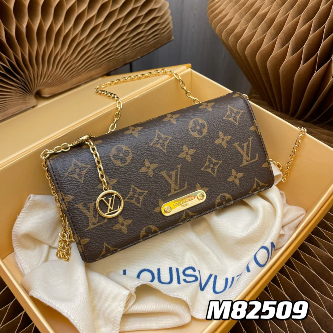 Louis Vuitton Wallet On Chain Lily