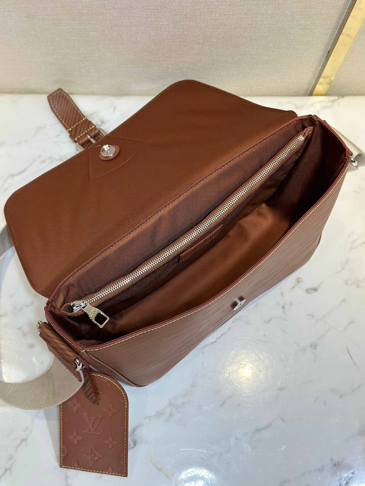 Louis Vuitton Montsouris Messenger