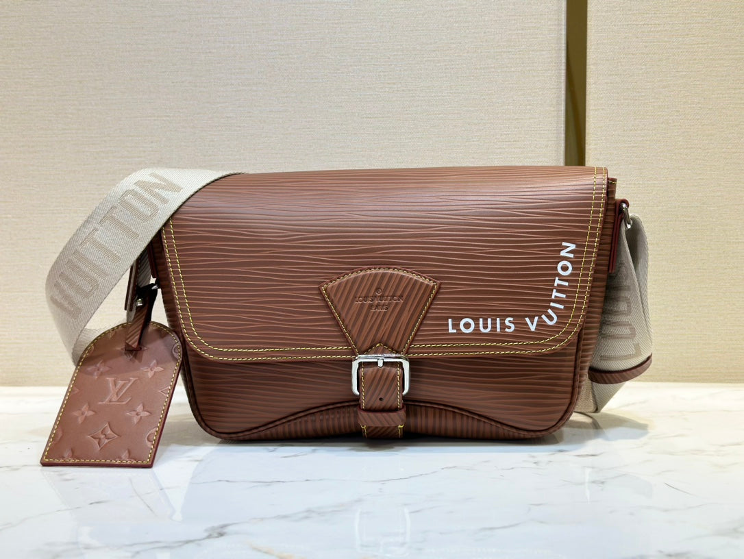 Louis Vuitton Montsouris Messenger