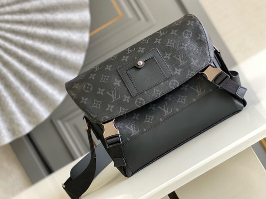 Louis Vuitton Messenger PM Voyager