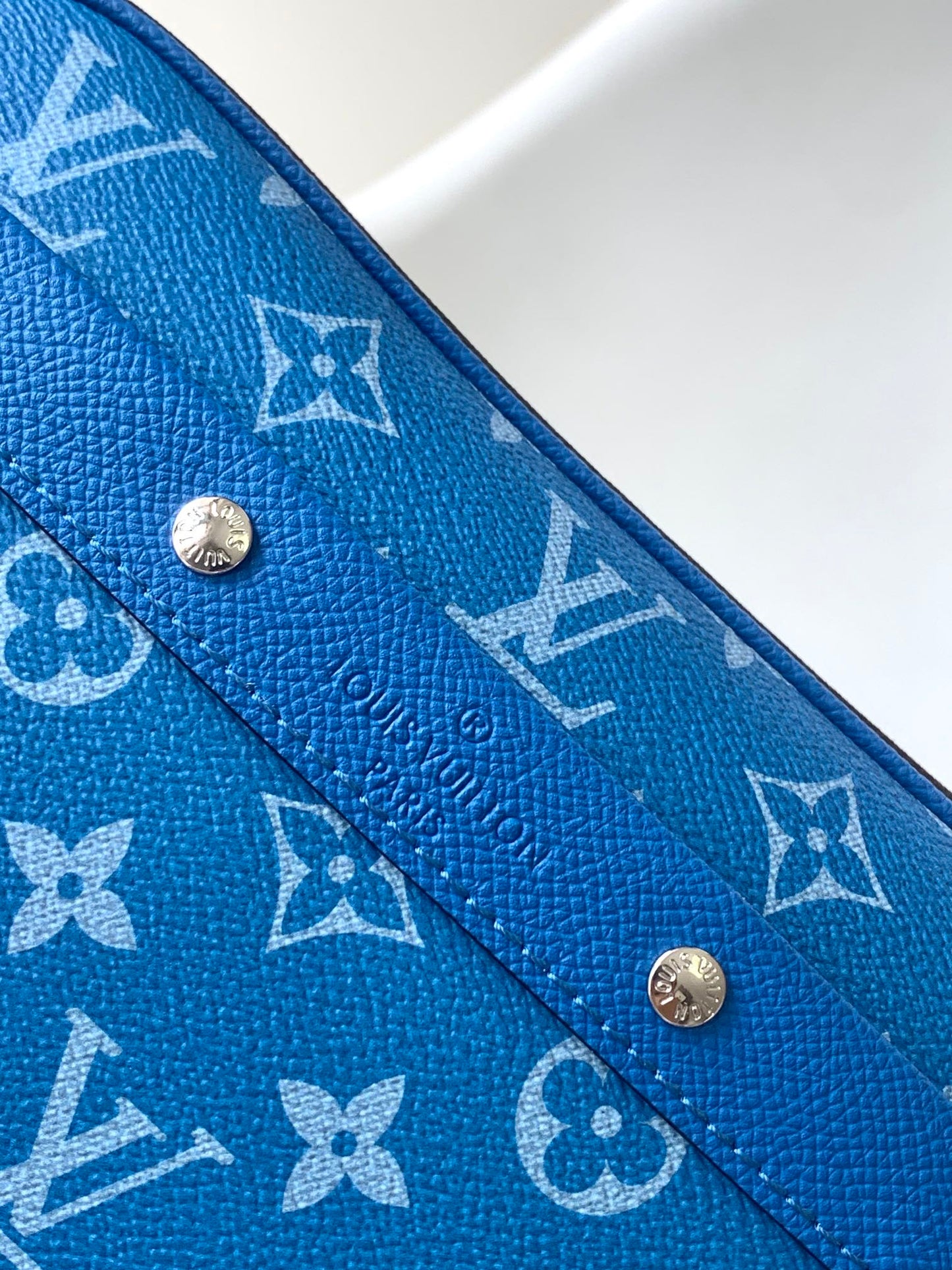 Louis Vuitton Alpha Messenger