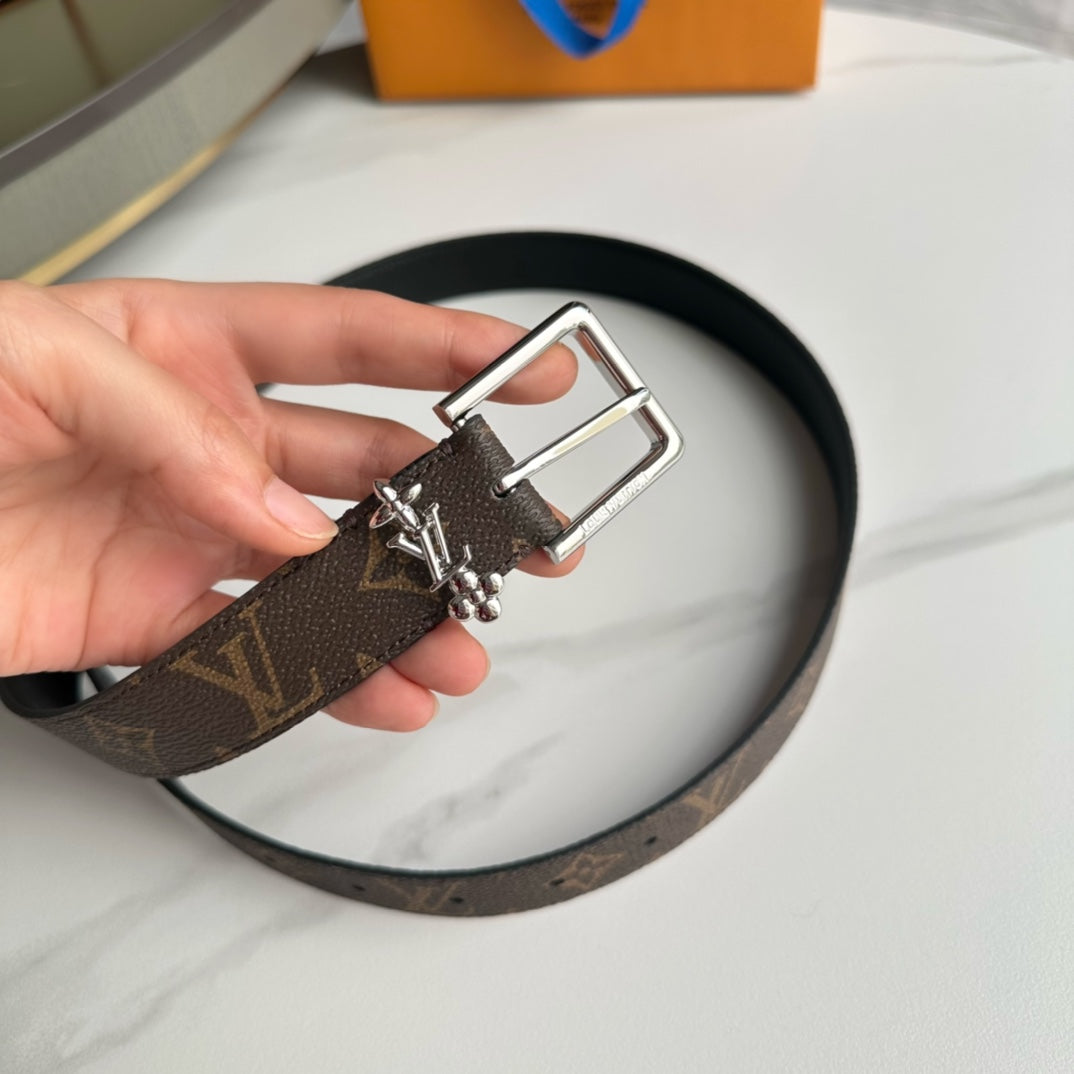 Louis Vuitton Reversible belt