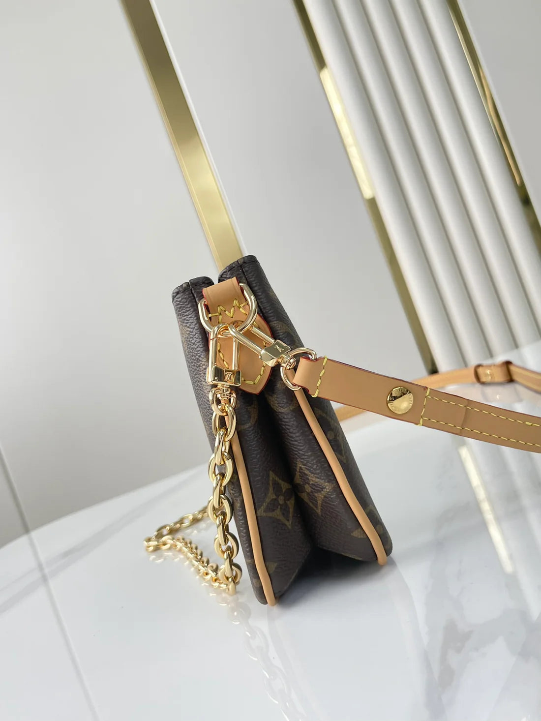 Louis Vuitton Liv Pochette