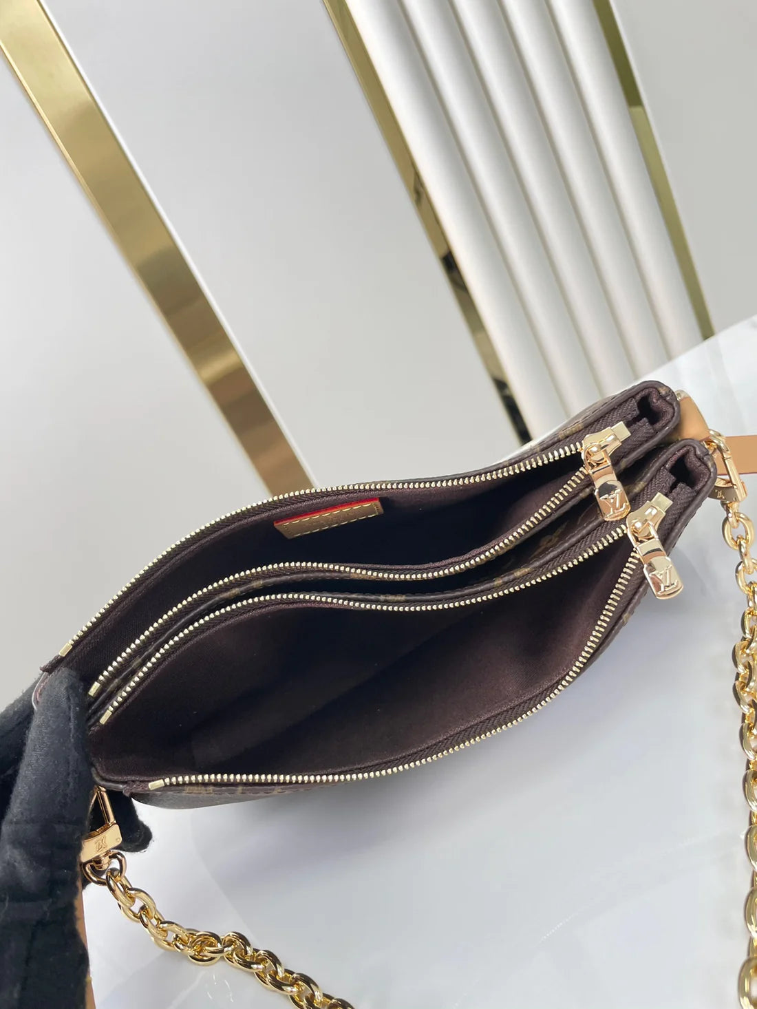 Louis Vuitton Liv Pochette