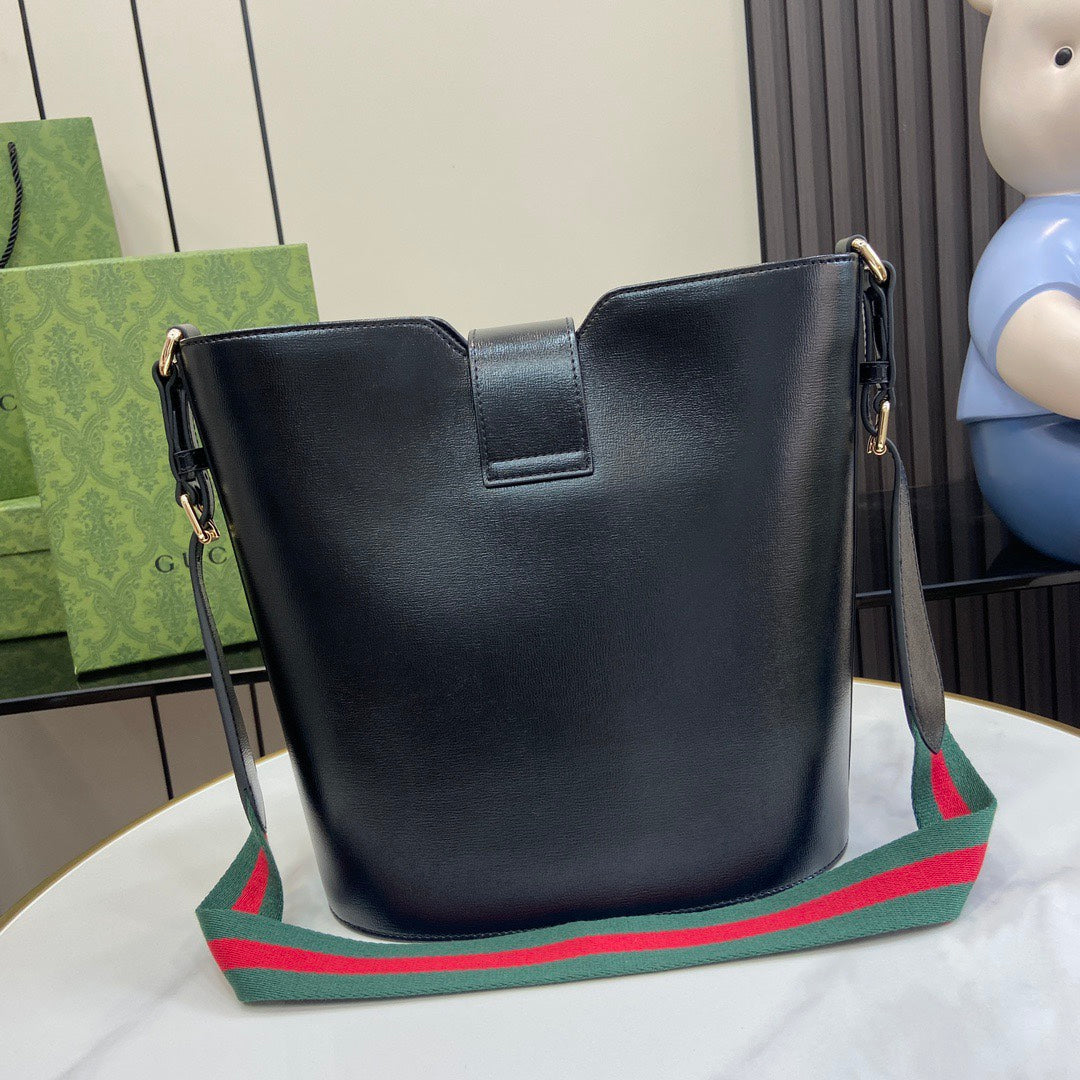 Gucci Small Bucket bag leather