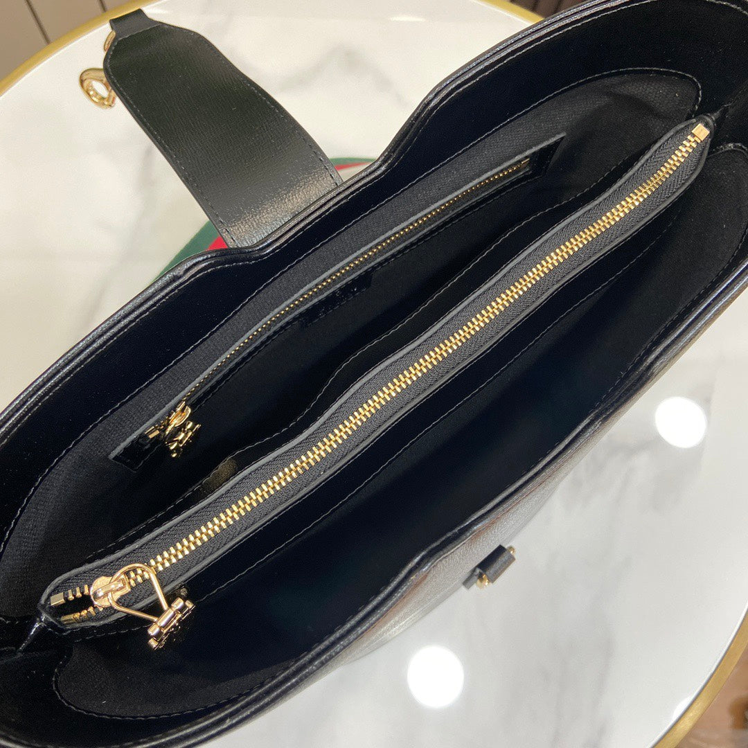 Gucci Small Bucket bag leather