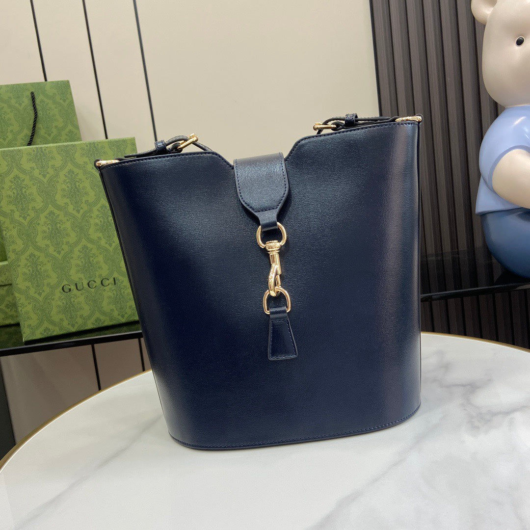Gucci Small Bucket bag leather