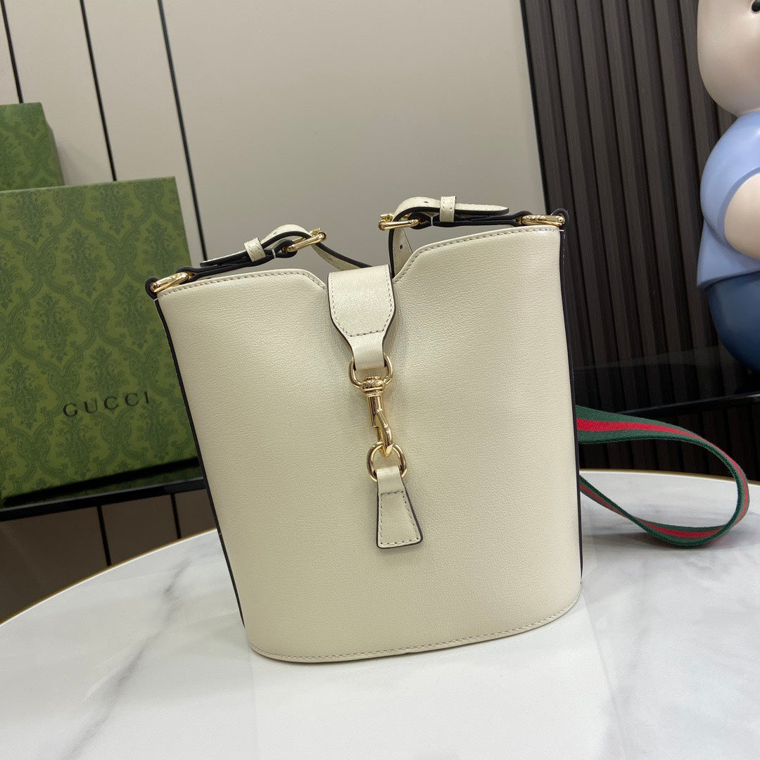 Gucci mini bucket bag leather