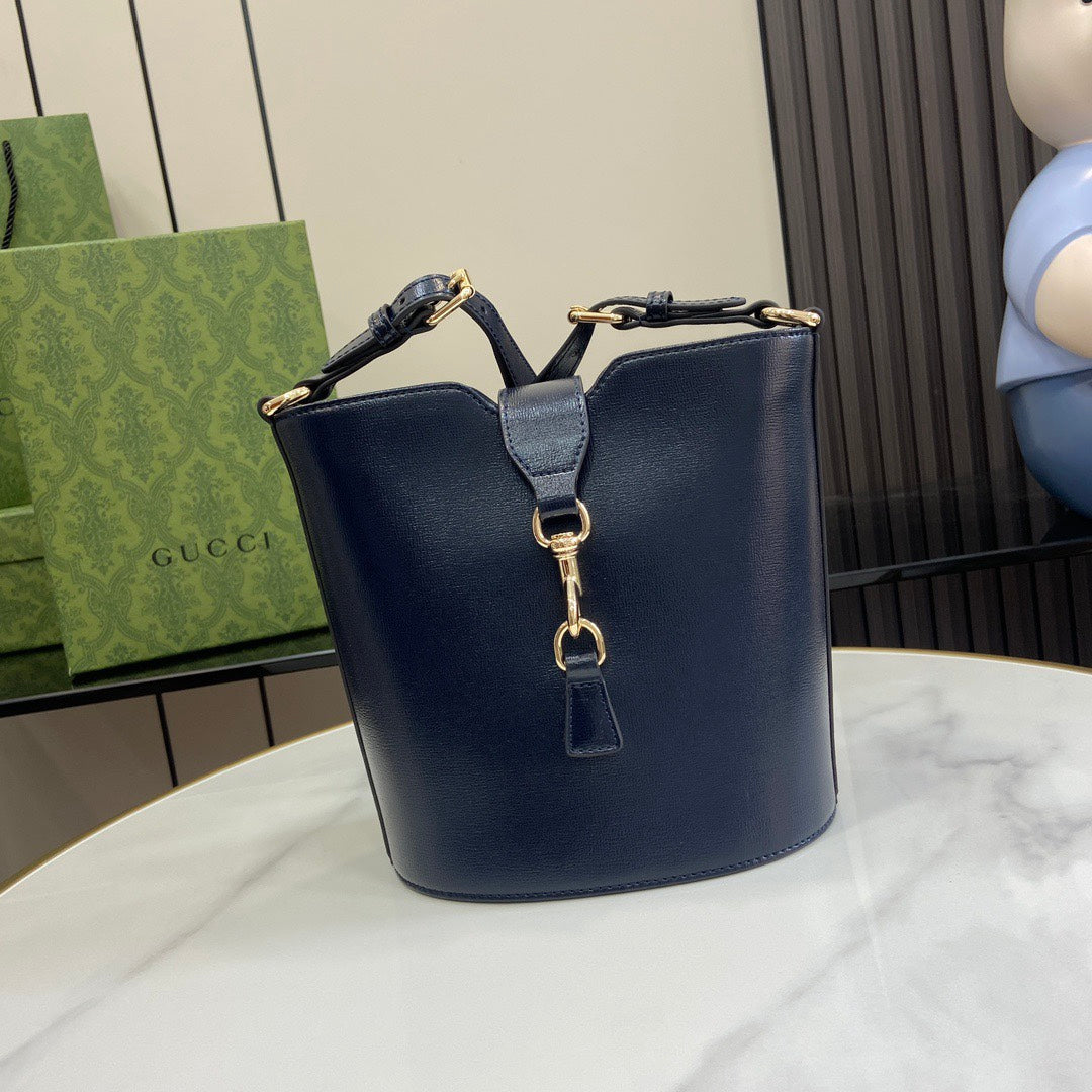 Gucci mini bucket bag leather